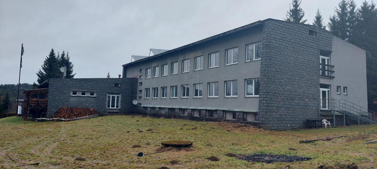 Apartman Novohradky 22 Benesov nad Cernou Exterior foto